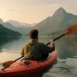 Giro in canoa sul lago del Flumendosa: il tranquillo fascino dell’acqua tra montagne e leggende